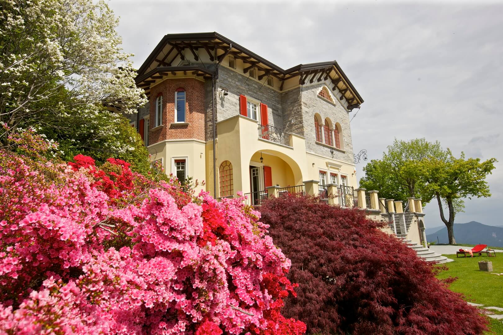 Outdoor images of Villa Confalonieri